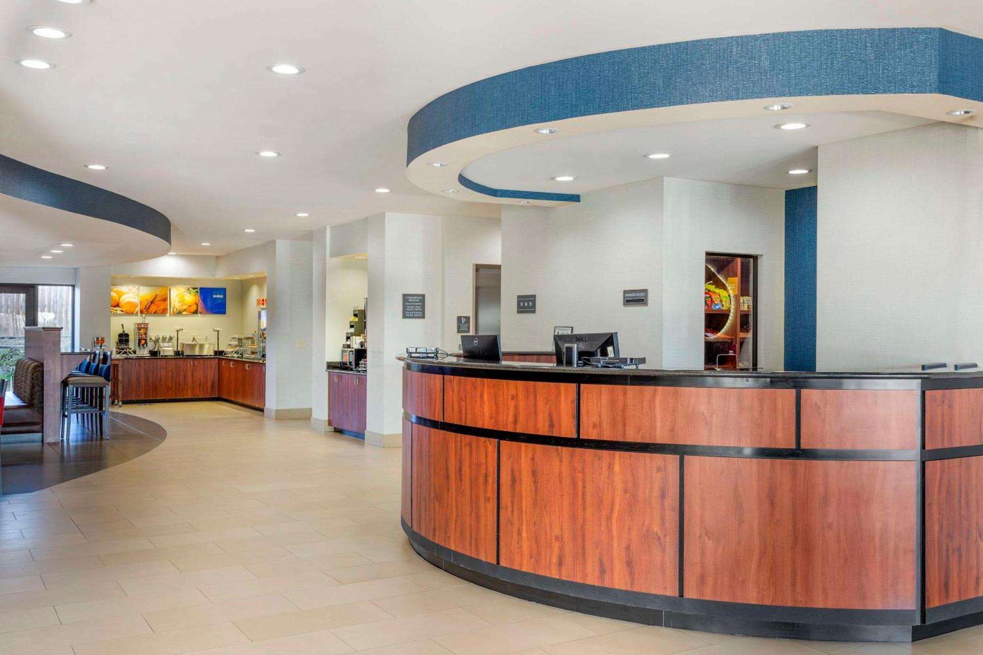 Comfort Suites Whitsett - Greensboro East Екстер'єр фото