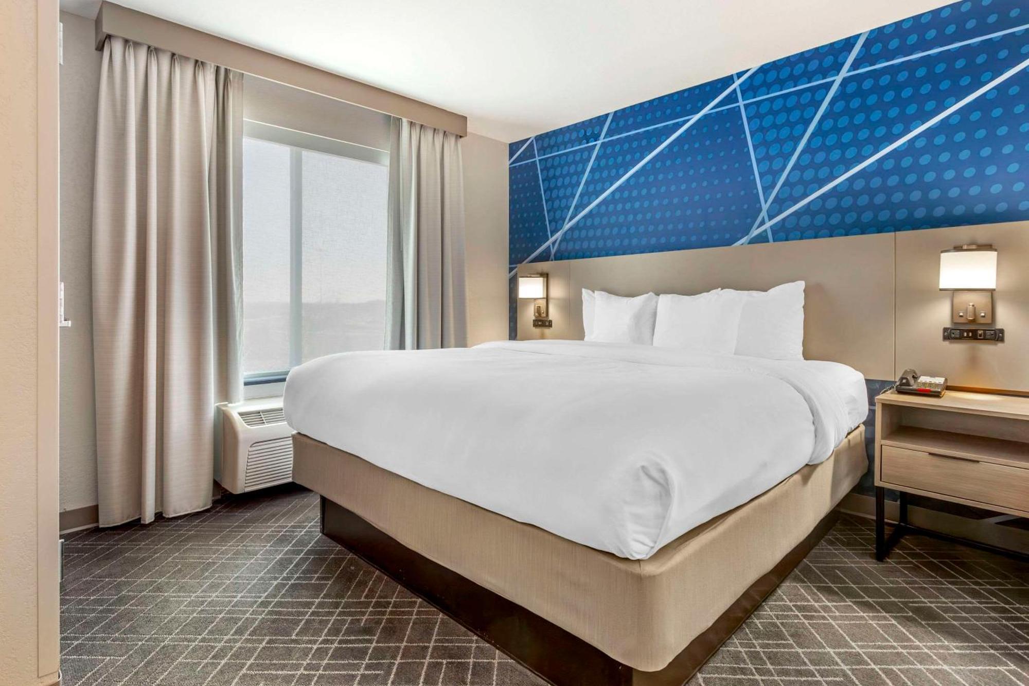 Comfort Suites Whitsett - Greensboro East Екстер'єр фото