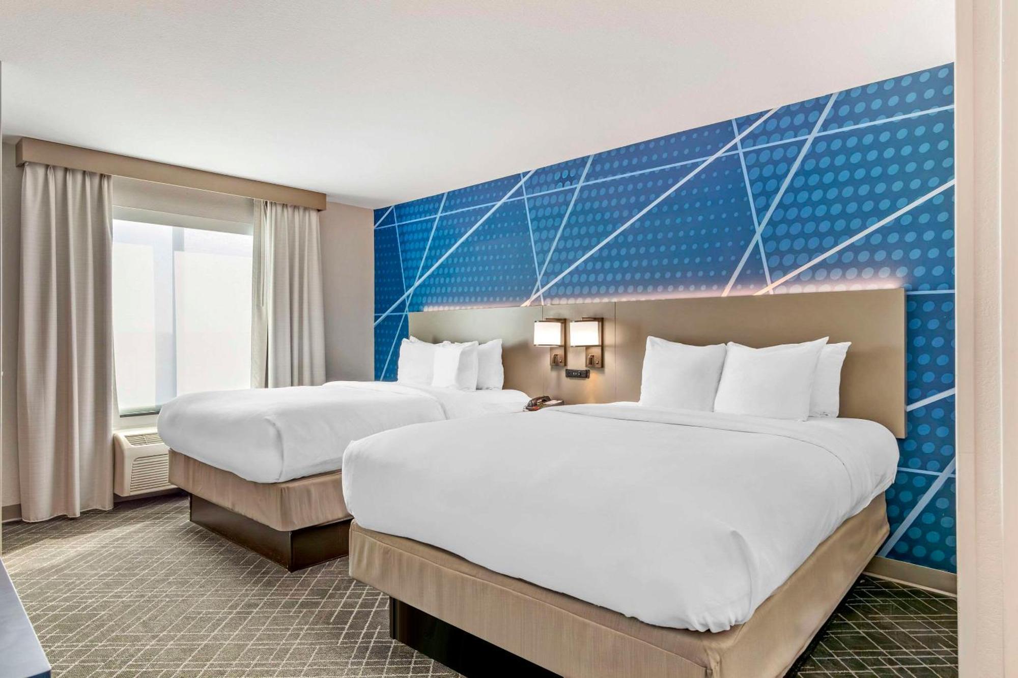 Comfort Suites Whitsett - Greensboro East Екстер'єр фото