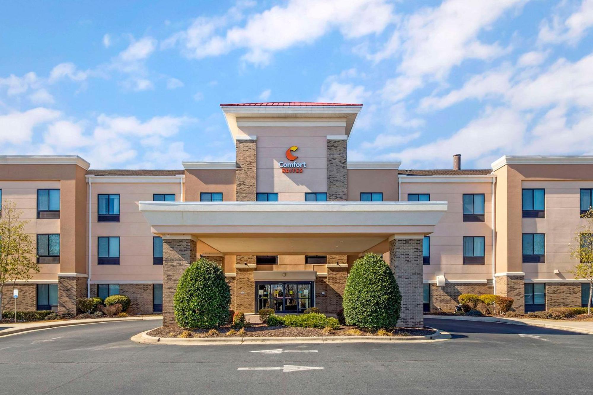 Comfort Suites Whitsett - Greensboro East Екстер'єр фото
