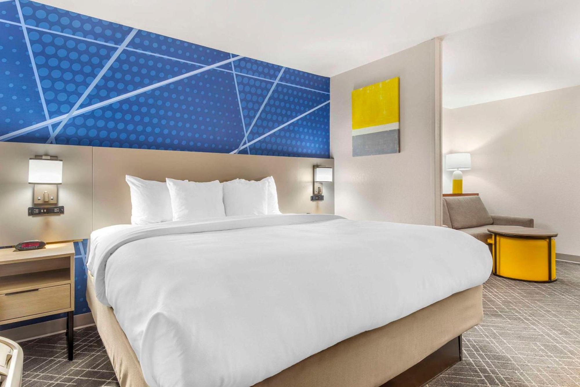Comfort Suites Whitsett - Greensboro East Екстер'єр фото