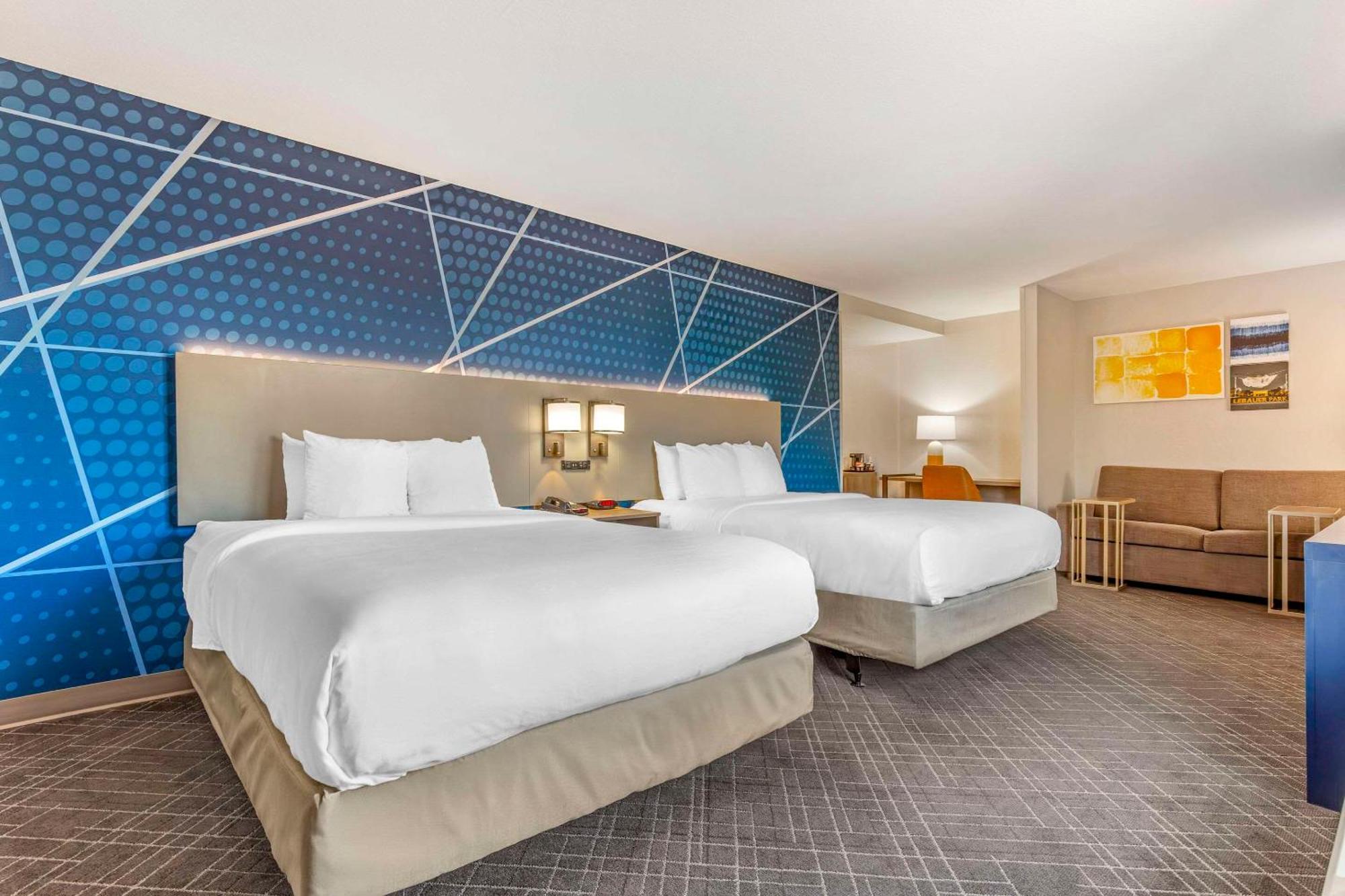 Comfort Suites Whitsett - Greensboro East Екстер'єр фото