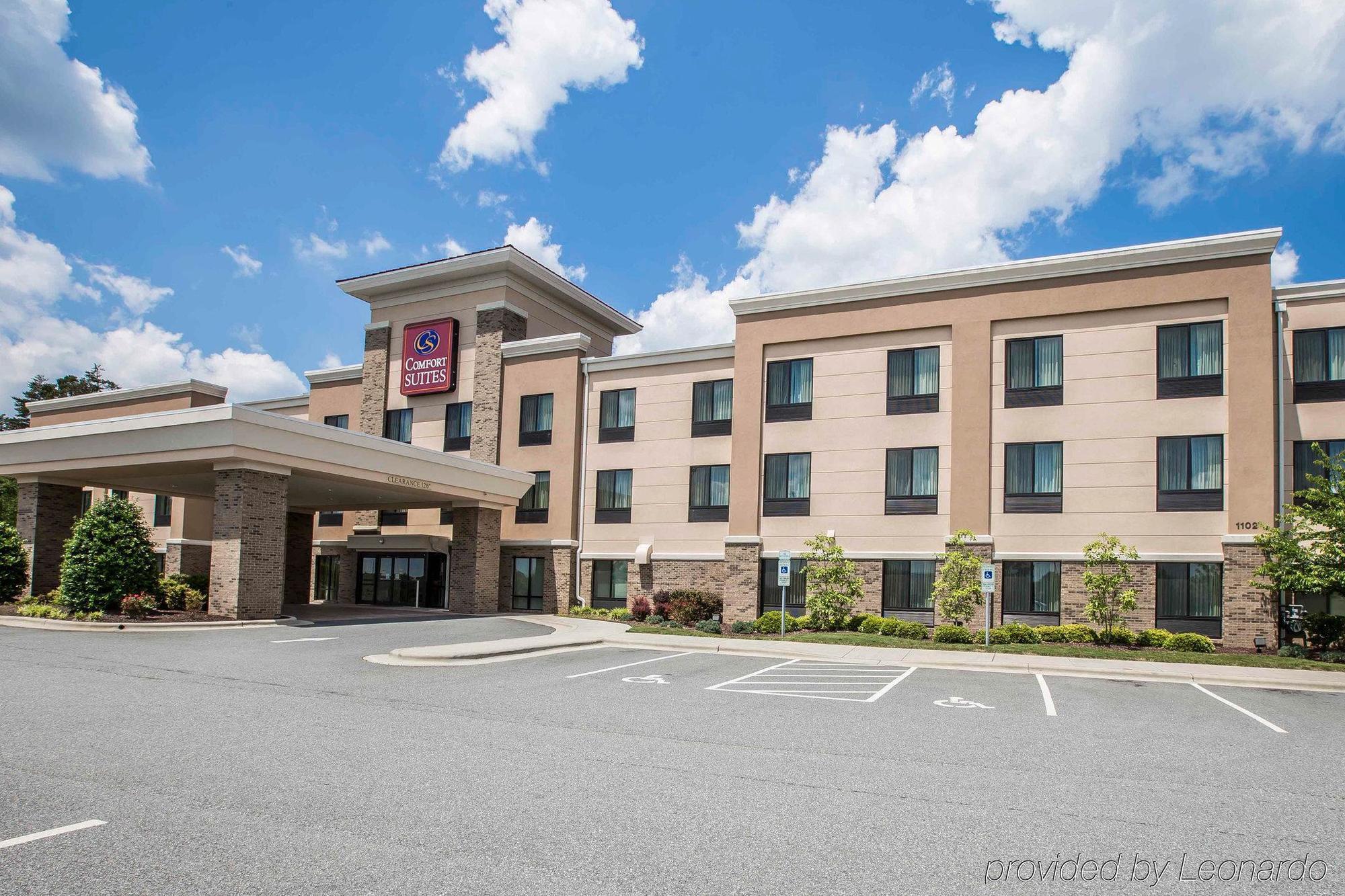 Comfort Suites Whitsett - Greensboro East Екстер'єр фото
