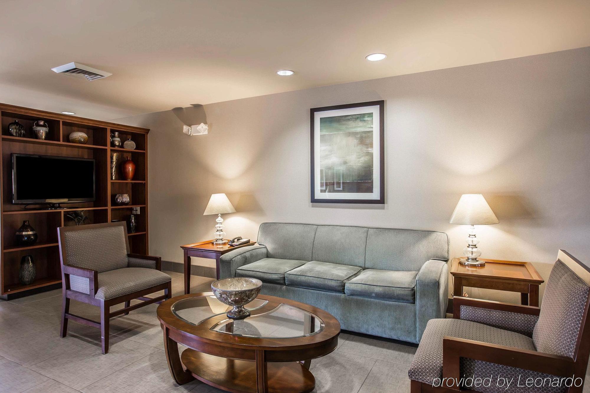 Comfort Suites Whitsett - Greensboro East Екстер'єр фото