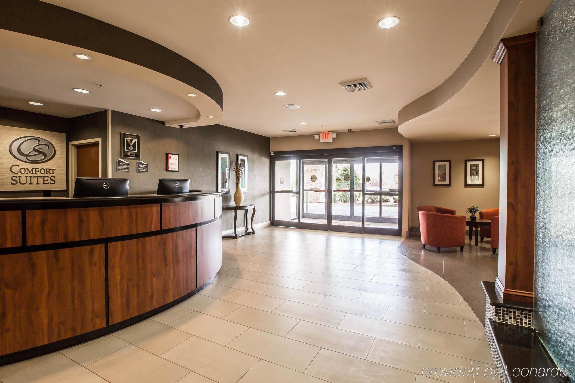 Comfort Suites Whitsett - Greensboro East Екстер'єр фото