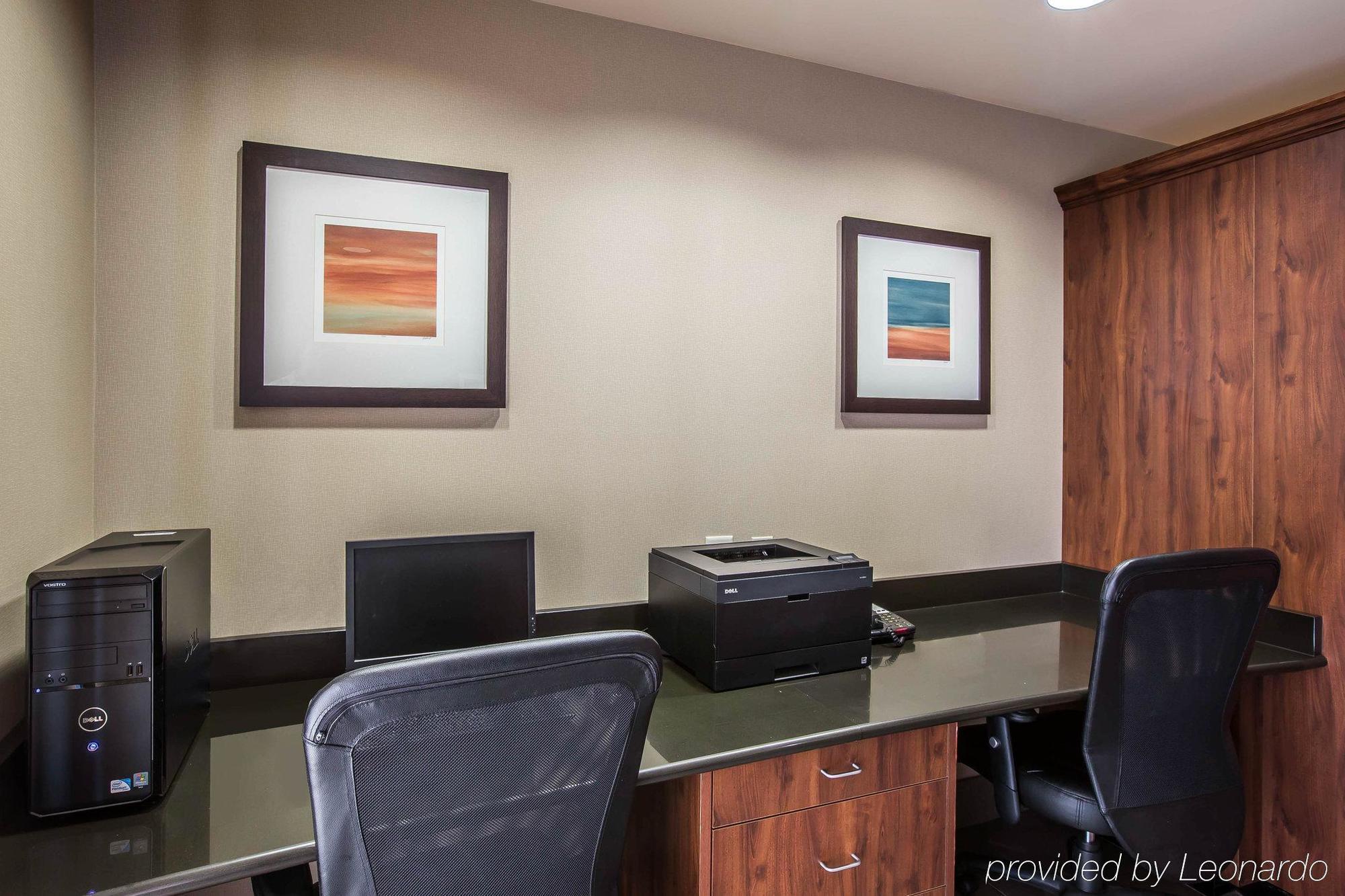 Comfort Suites Whitsett - Greensboro East Екстер'єр фото